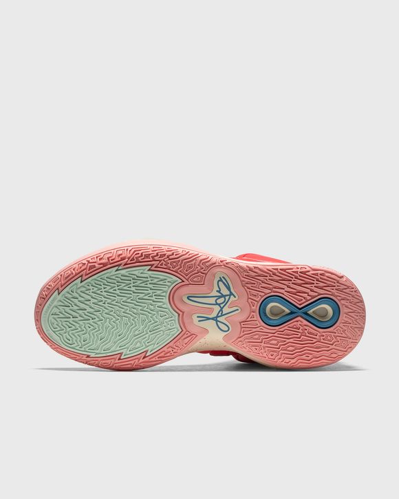 KYRIE INFINITY
