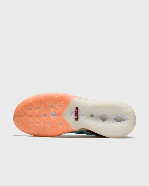 LeBron 18 Low