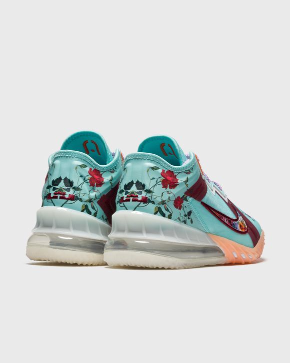 LeBron 18 Low