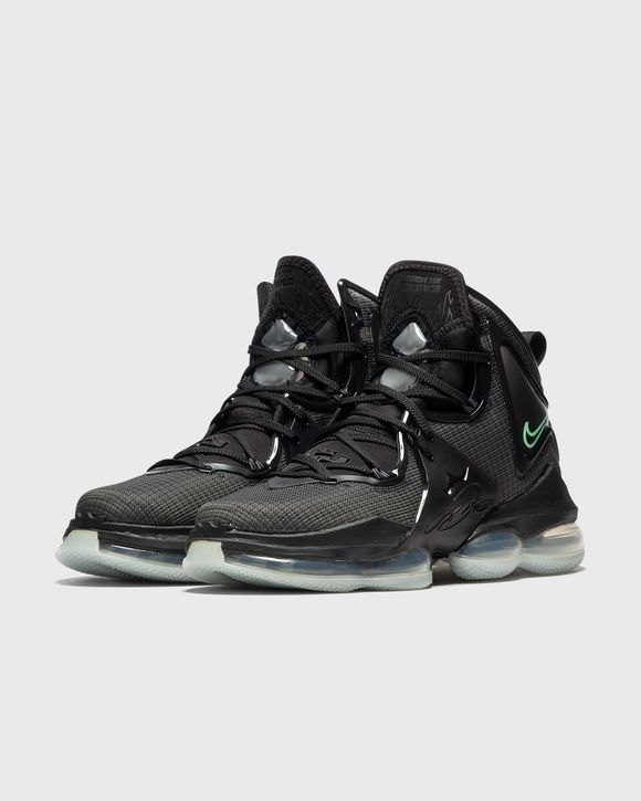LeBron 19