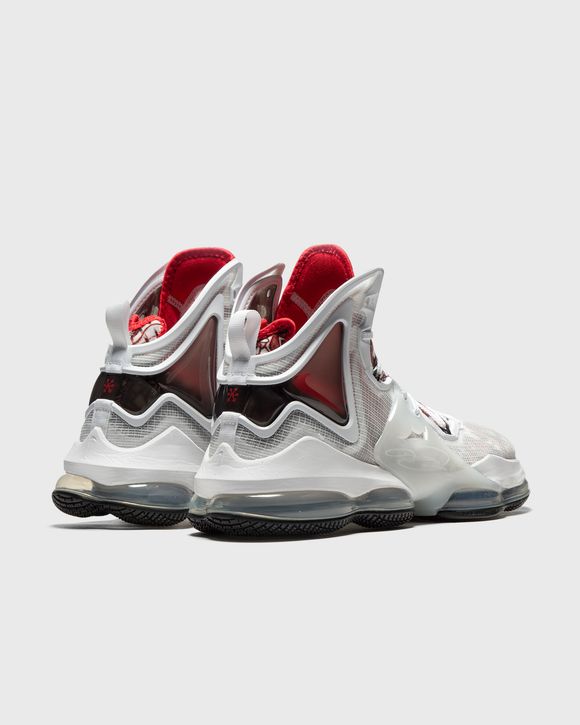 LeBron 19