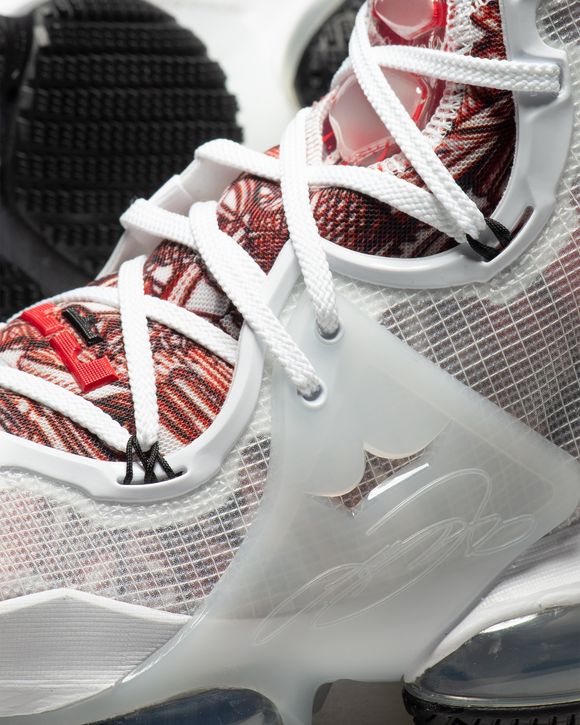LeBron 19
