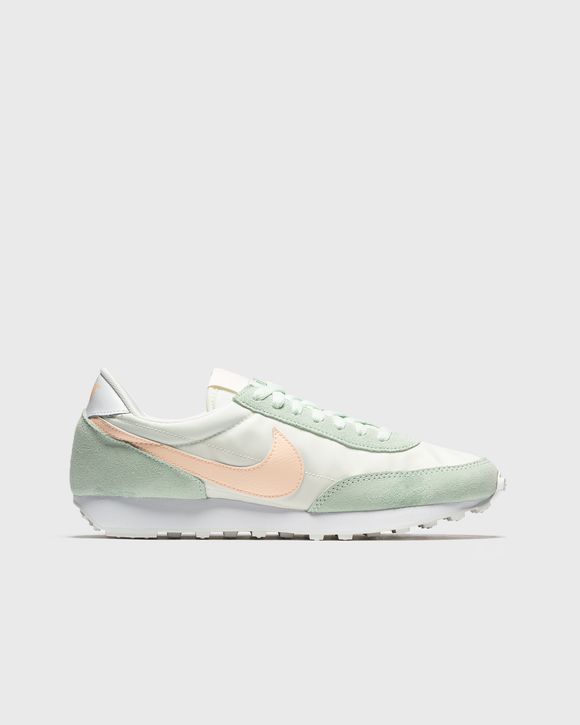WMNS Daybreak
