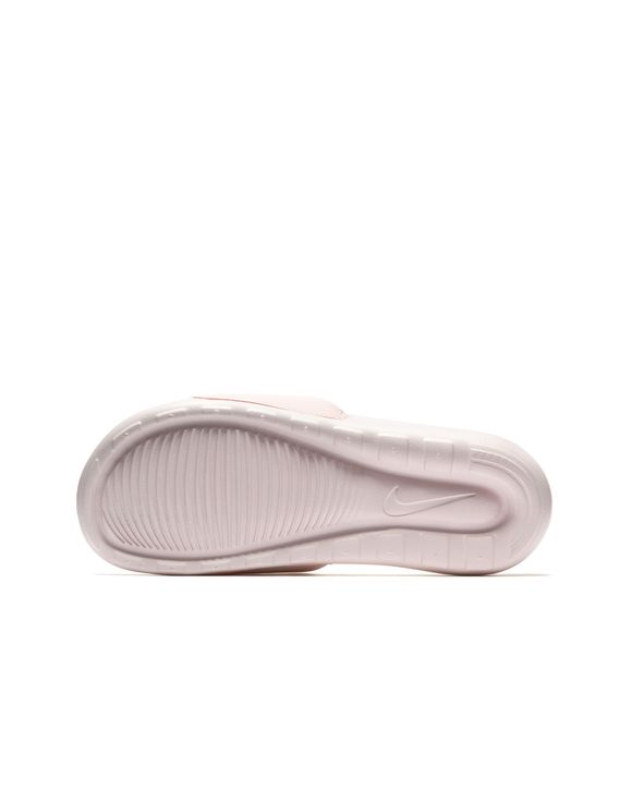 WMNS Victori One
