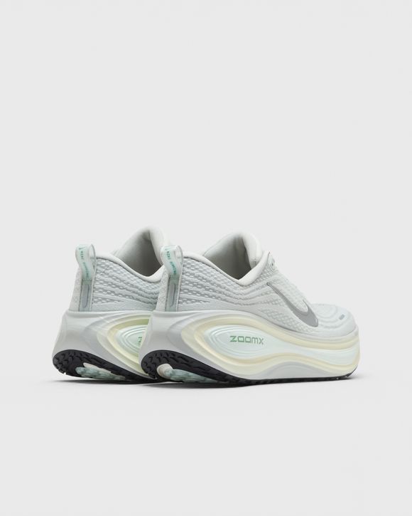 WMNS VOMERO PLUS