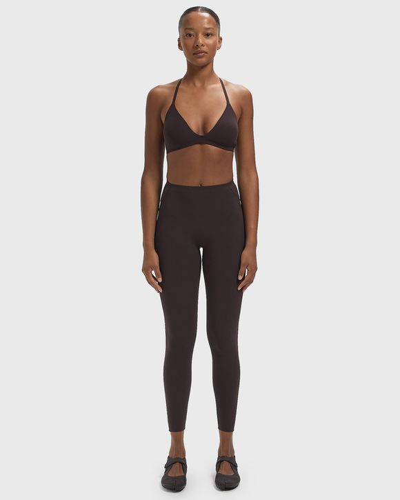 WMNS x SKIMS STUDIO STRETCH TRIANGLE SPORTS BRA