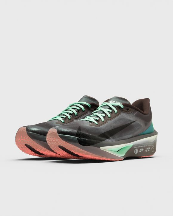 ZOOM FLY 6