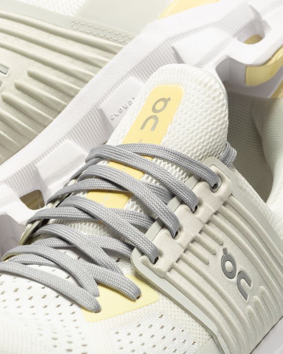 WMNS Cloudswift