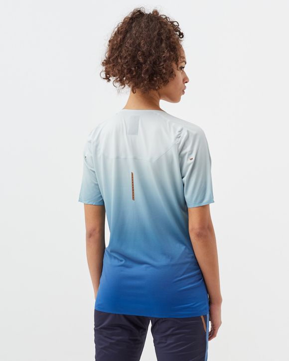 WMNS ON X LOEWE PERFORMANCE TEE