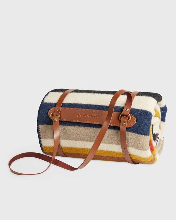 BRIDGER WOOL THROW W/ CARRIER
