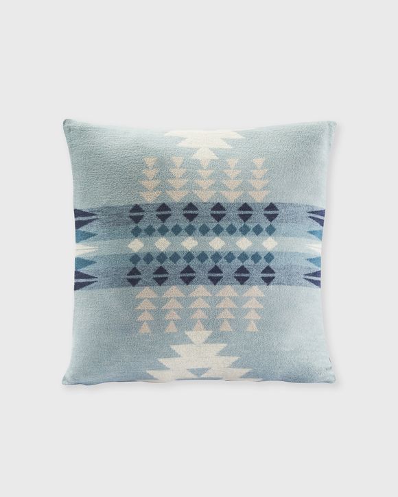 JACQUARD PILLOW 18'' X 18''