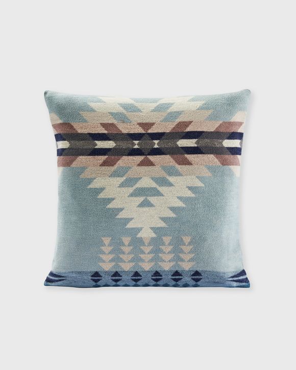 JACQUARD PILLOW 18'' X 18''