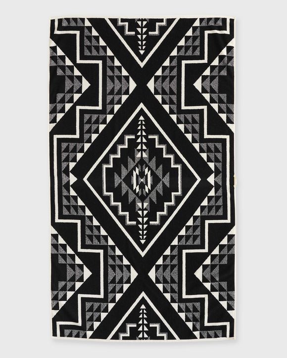 OVERSIZED JACQUARD SPA TOWEL