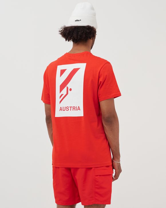 INTERNATIONAL COLLECTION CLIMB GRAPHIC TEE