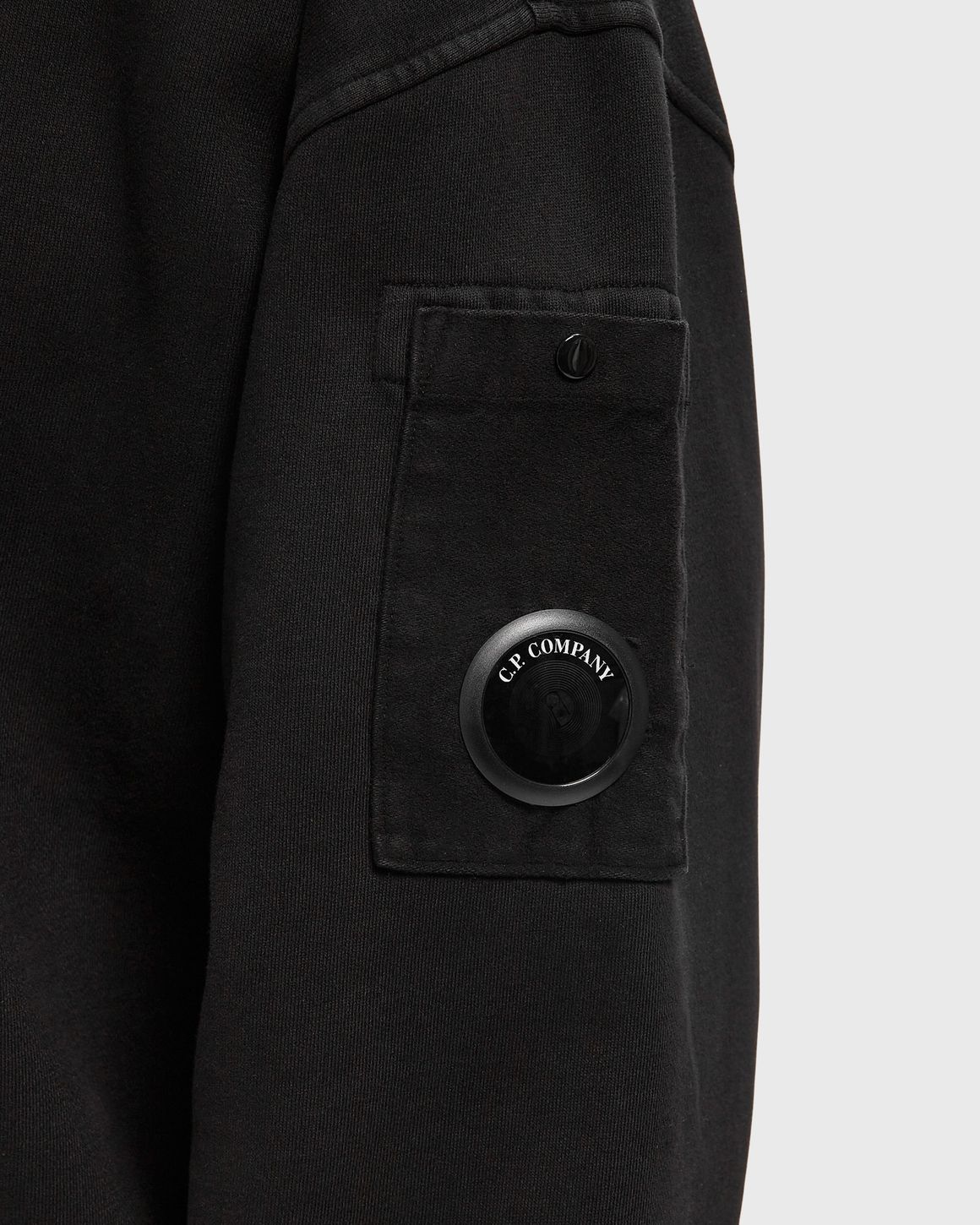 Ansicht 4 von C.P. Company BRUSHED AND EMERIZED DIAGONAL FLEECE MIXED BOXY CREWNECK LENS SWEATSHIRT