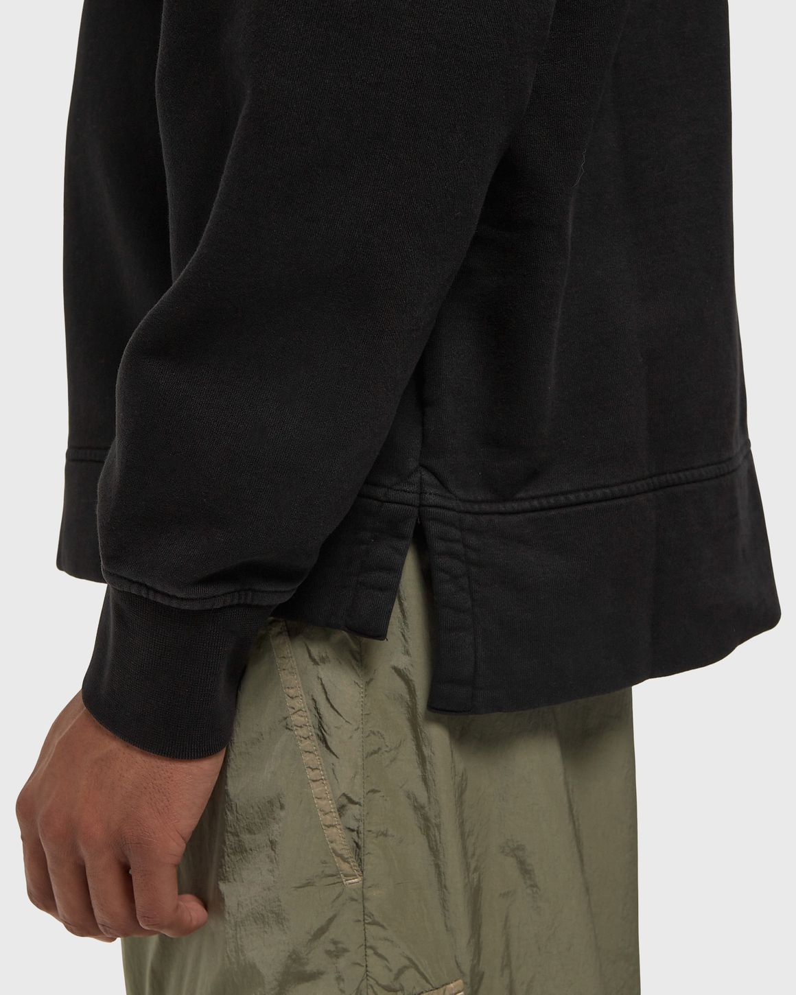 Ansicht 4 von C.P. Company BRUSHED AND EMERIZED DIAGONAL FLEECE MIXED BOXY HALF ZIP LENS SWEATSHIRT