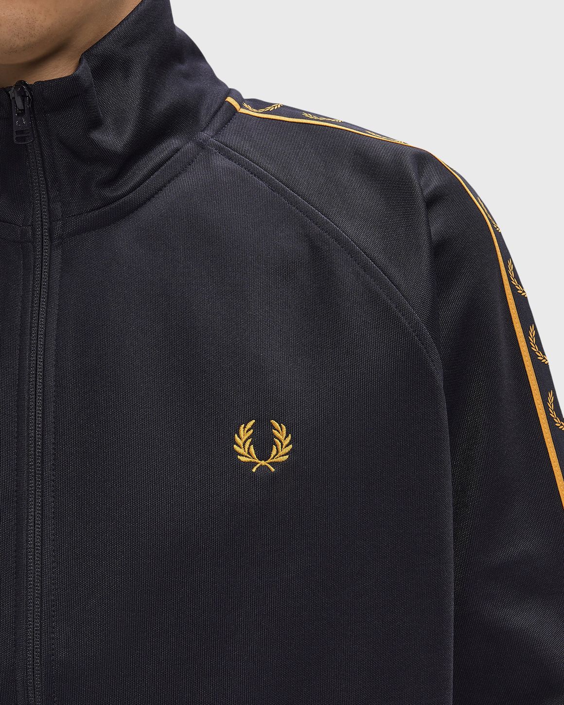 Ansicht 3 von Fred Perry CONTRAST TAPE TRACK JACKET
