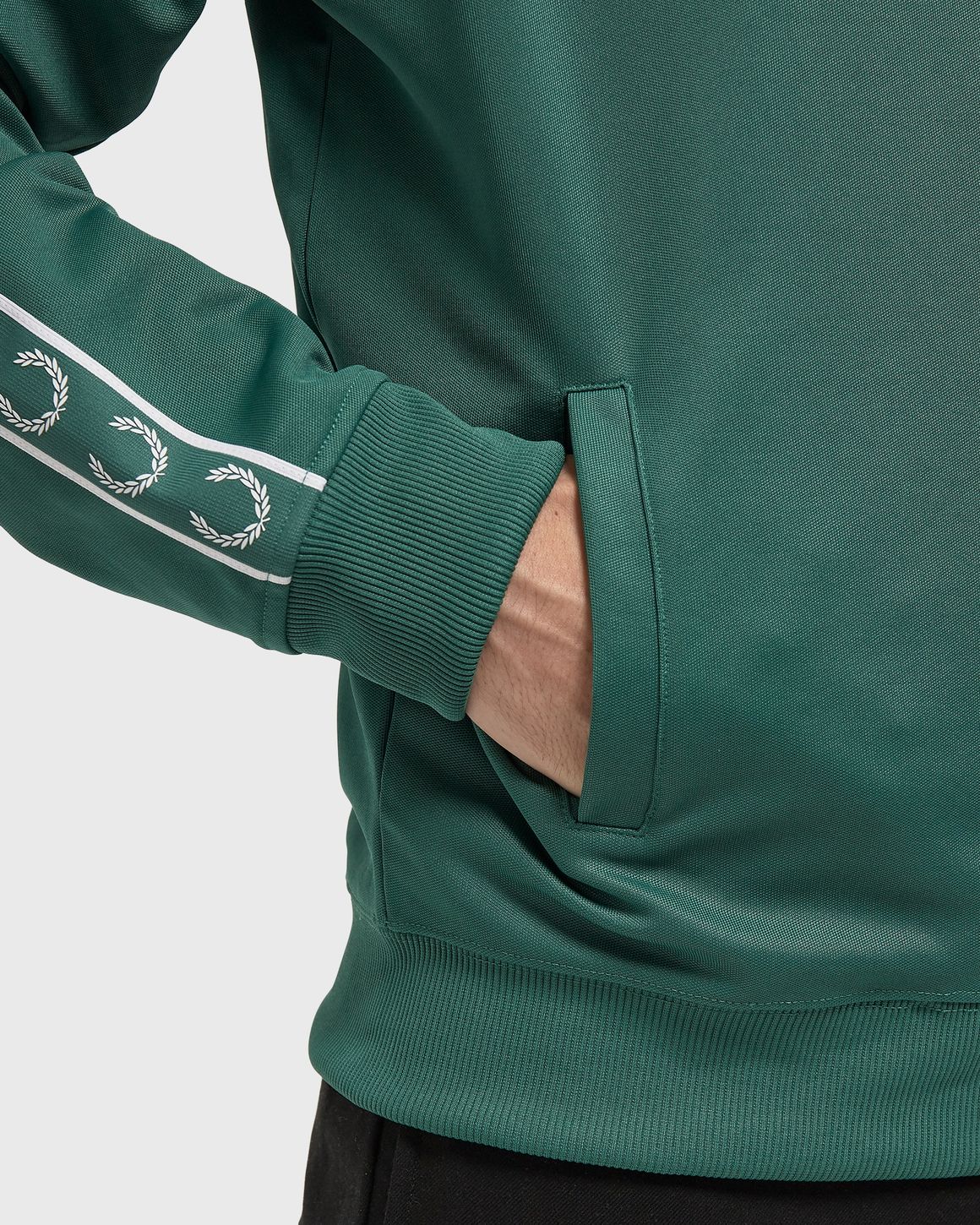 Ansicht 4 von Fred Perry CONTRAST TAPE TRACK JACKET