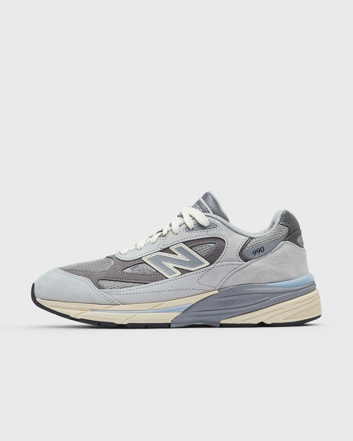 New Balance 990v7