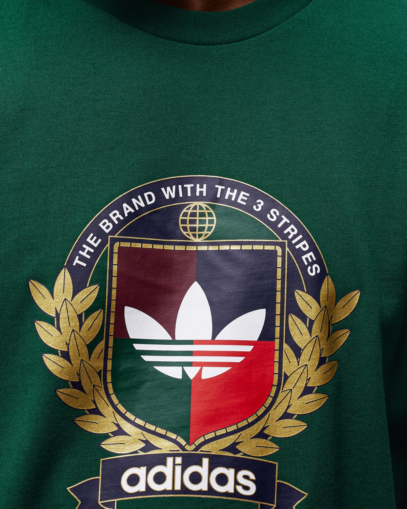 COLLEGE CREST TEE
