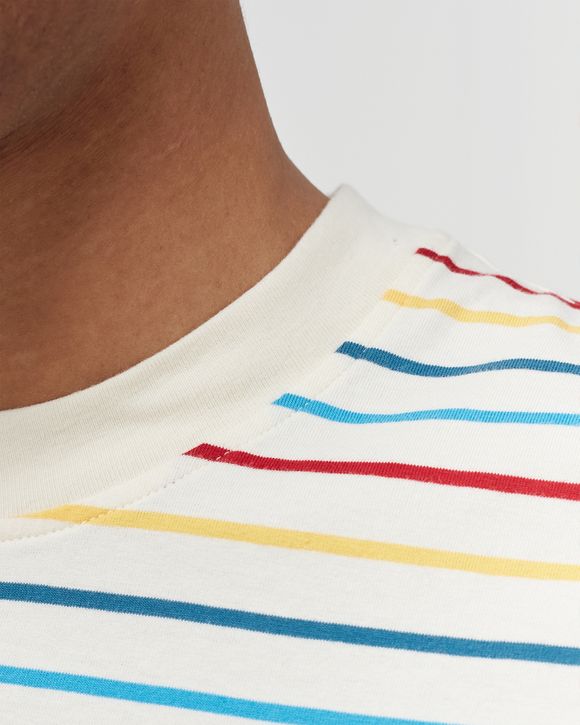 staring stiped t-shirt