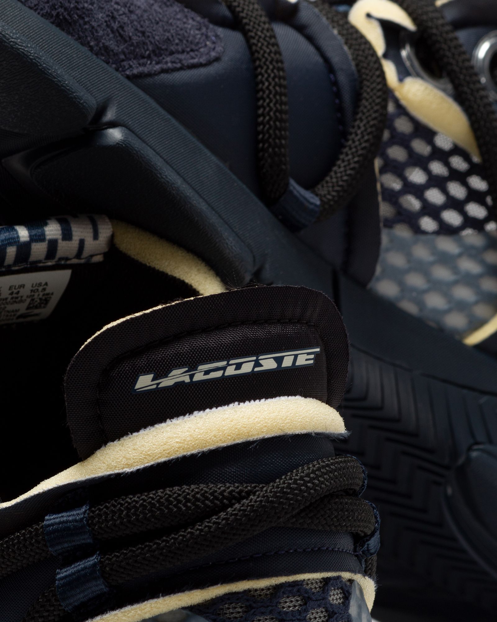 L003 ACTIVE RUNWAY SNEAKER