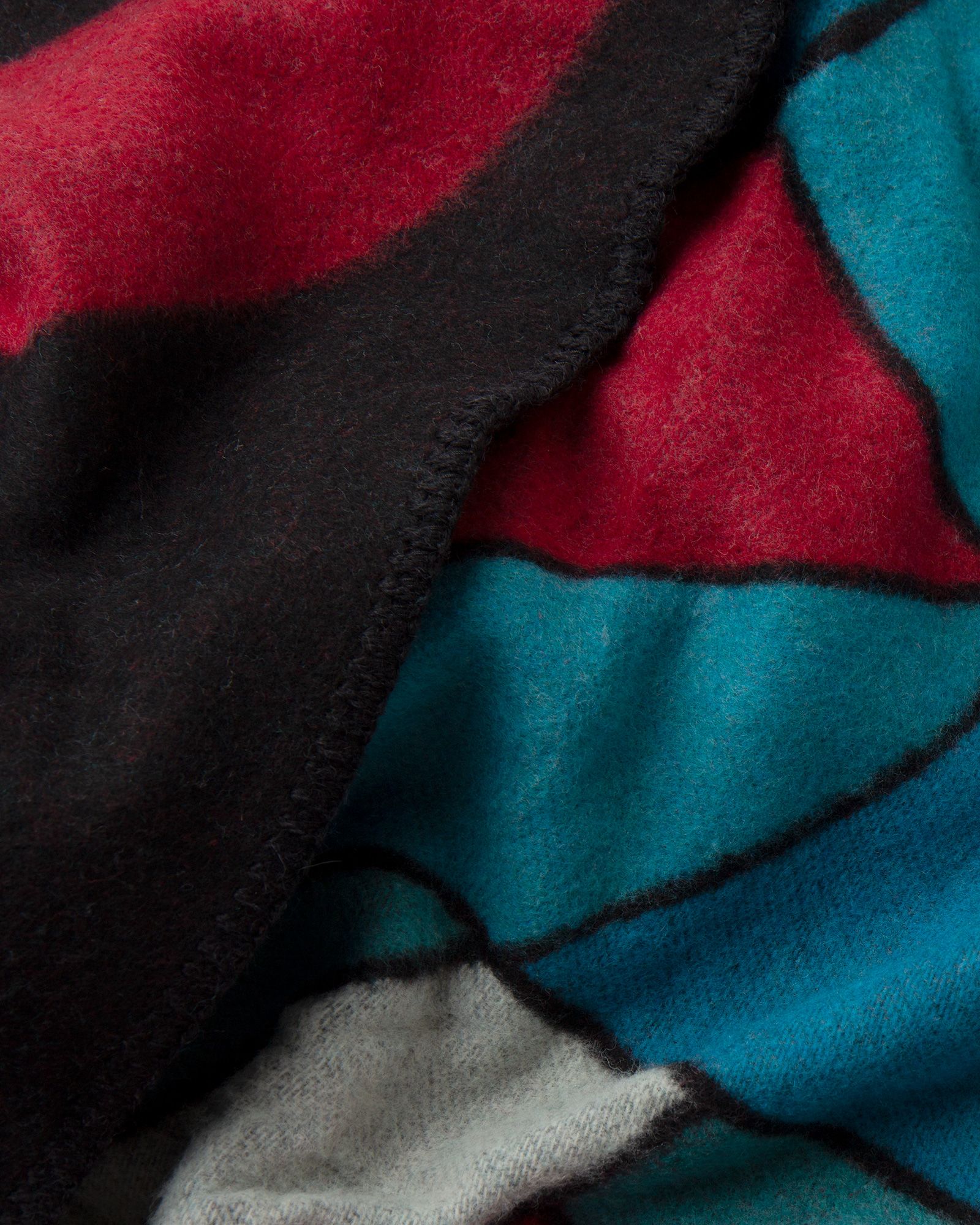 trapped wool blanket (155 x 205 cm)