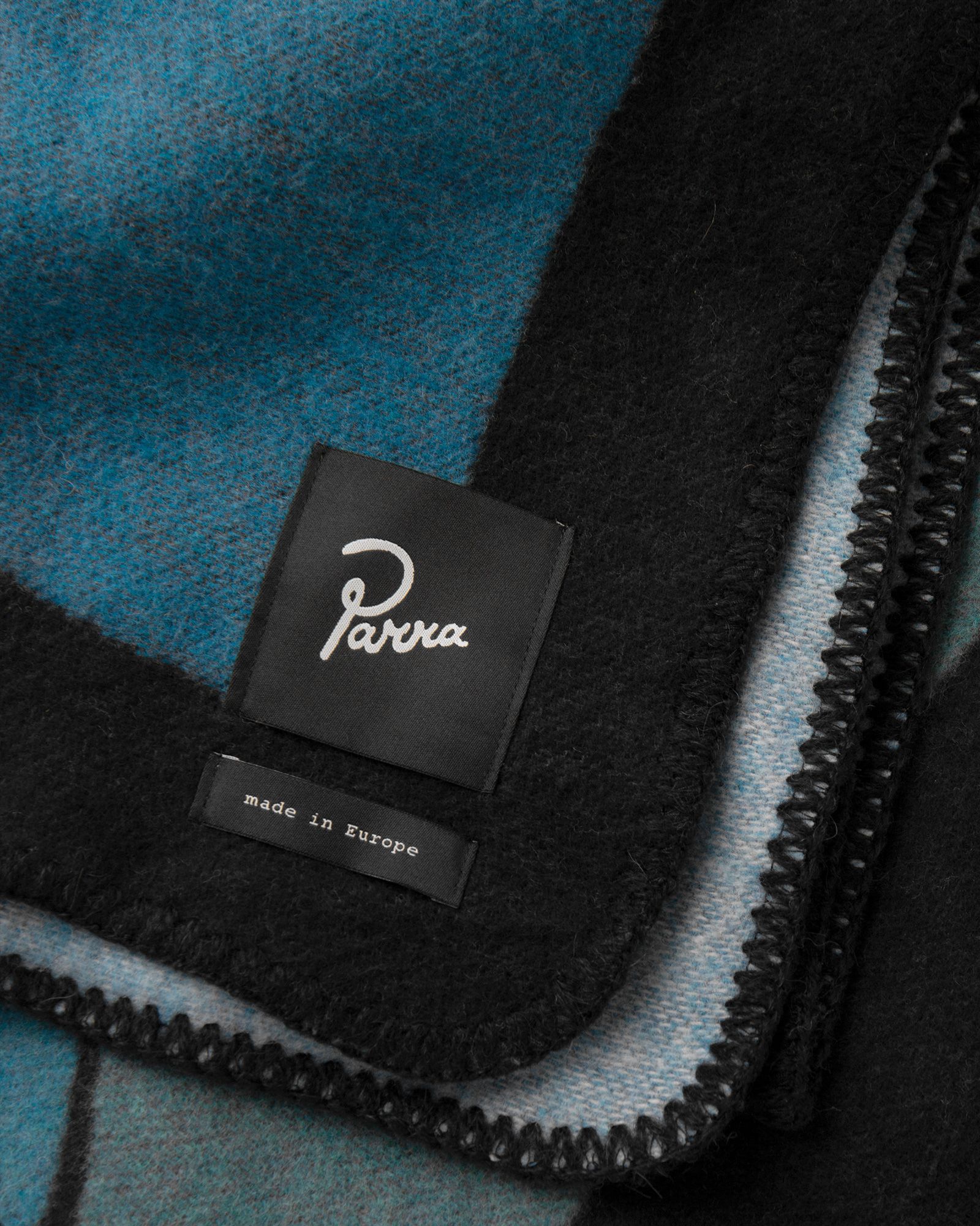 trapped wool blanket (155 x 205 cm)