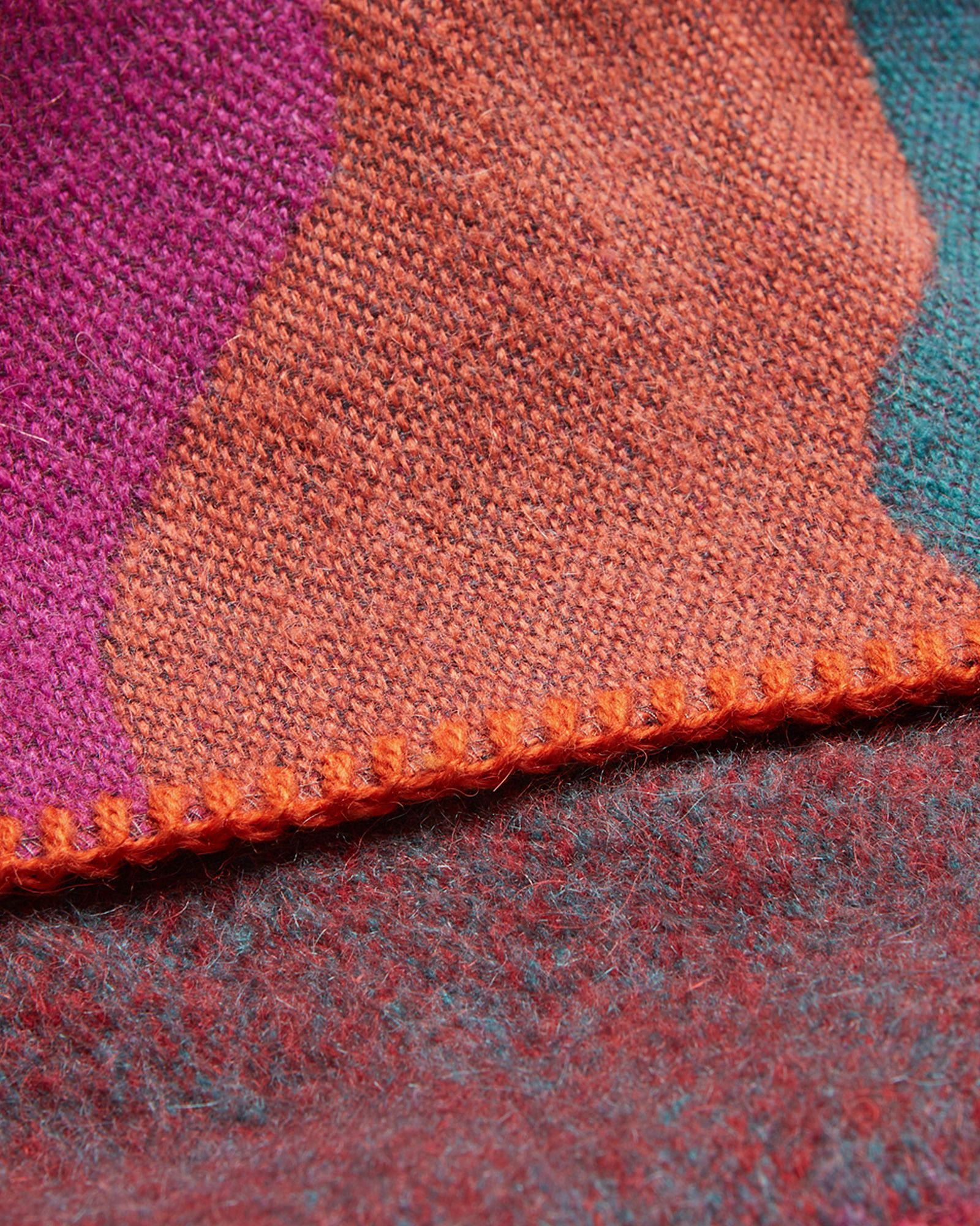 SITTING PEAR WOOL BLANKET