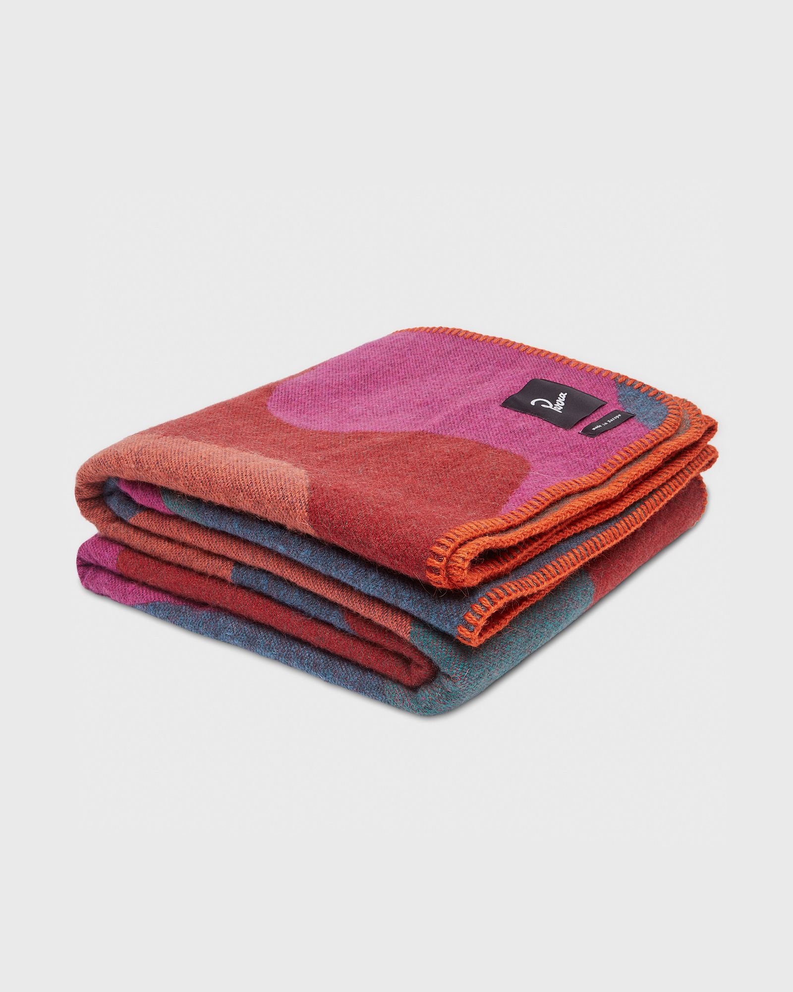 SITTING PEAR WOOL BLANKET