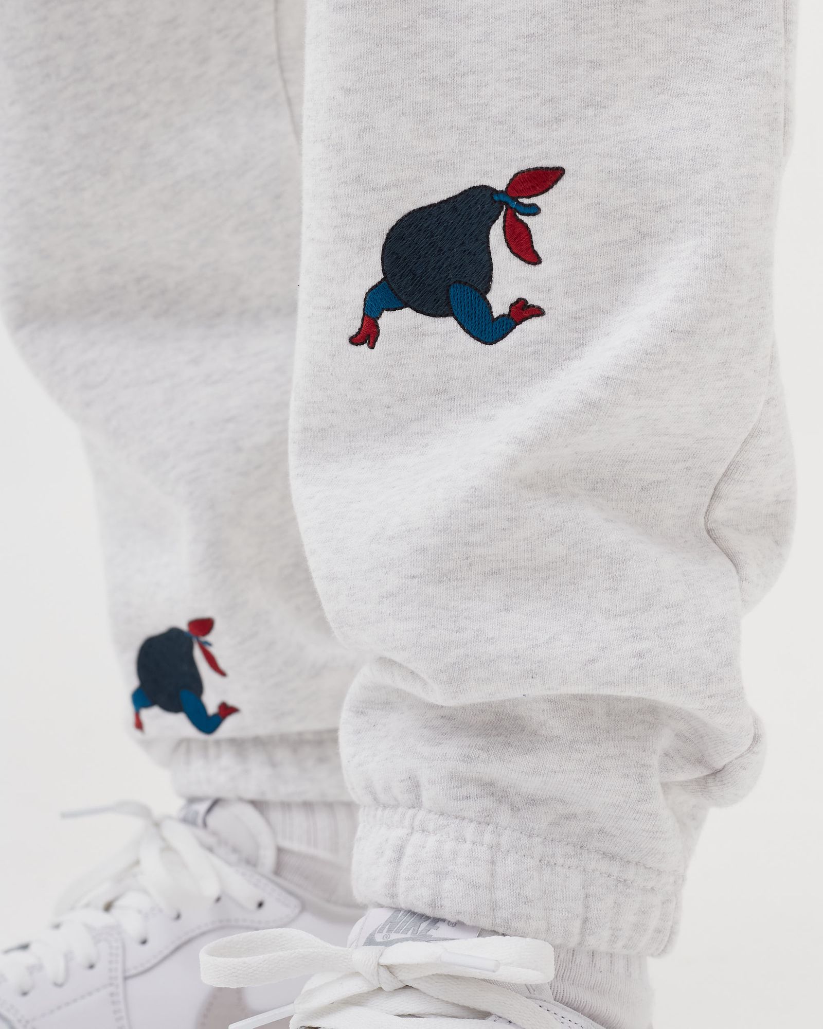 RUNNING PEAR SWEATPANTS