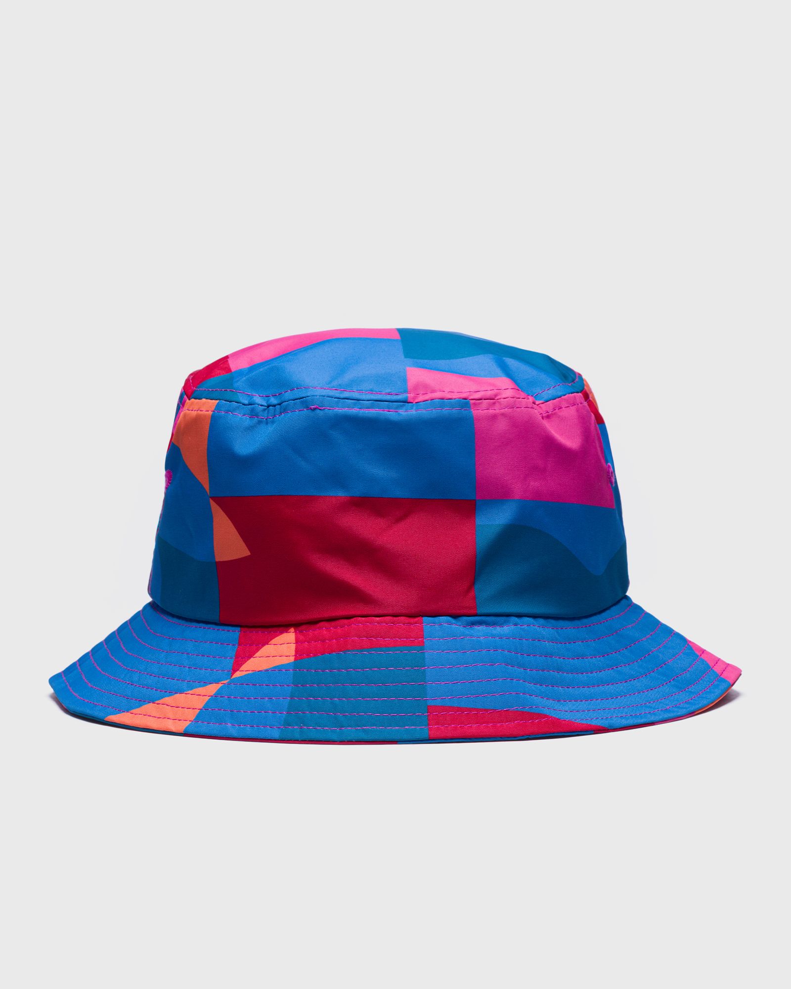 SITTING PEAR BUCKET HAT