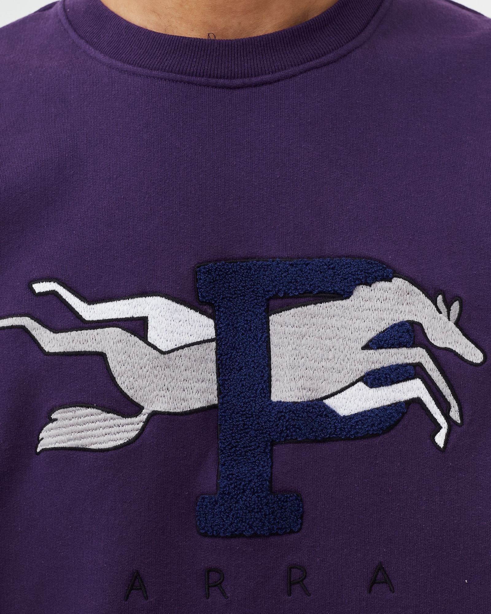HORSE P CREW NECK SWEATSHIRT