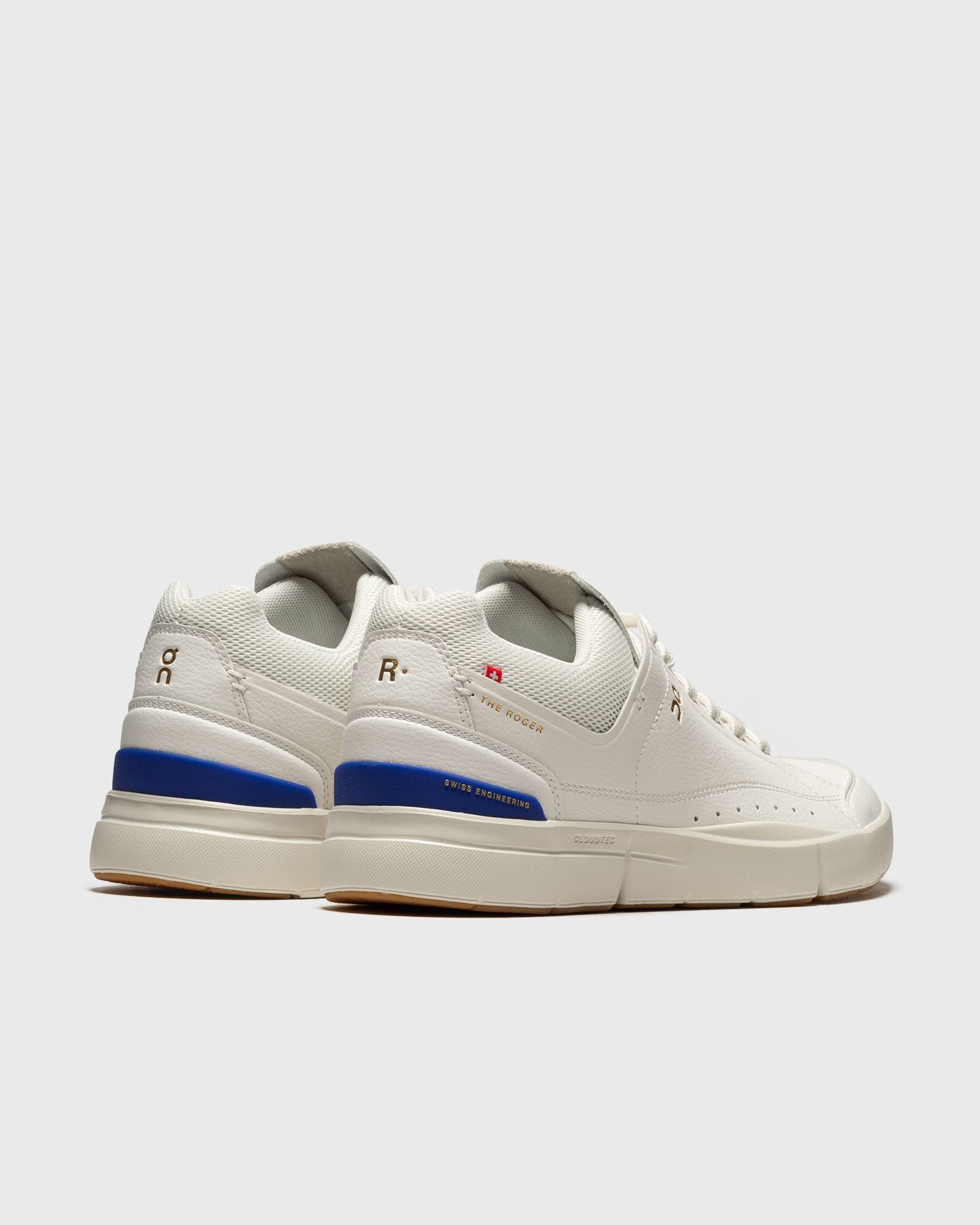 THE ROGER Centre Court 1 M