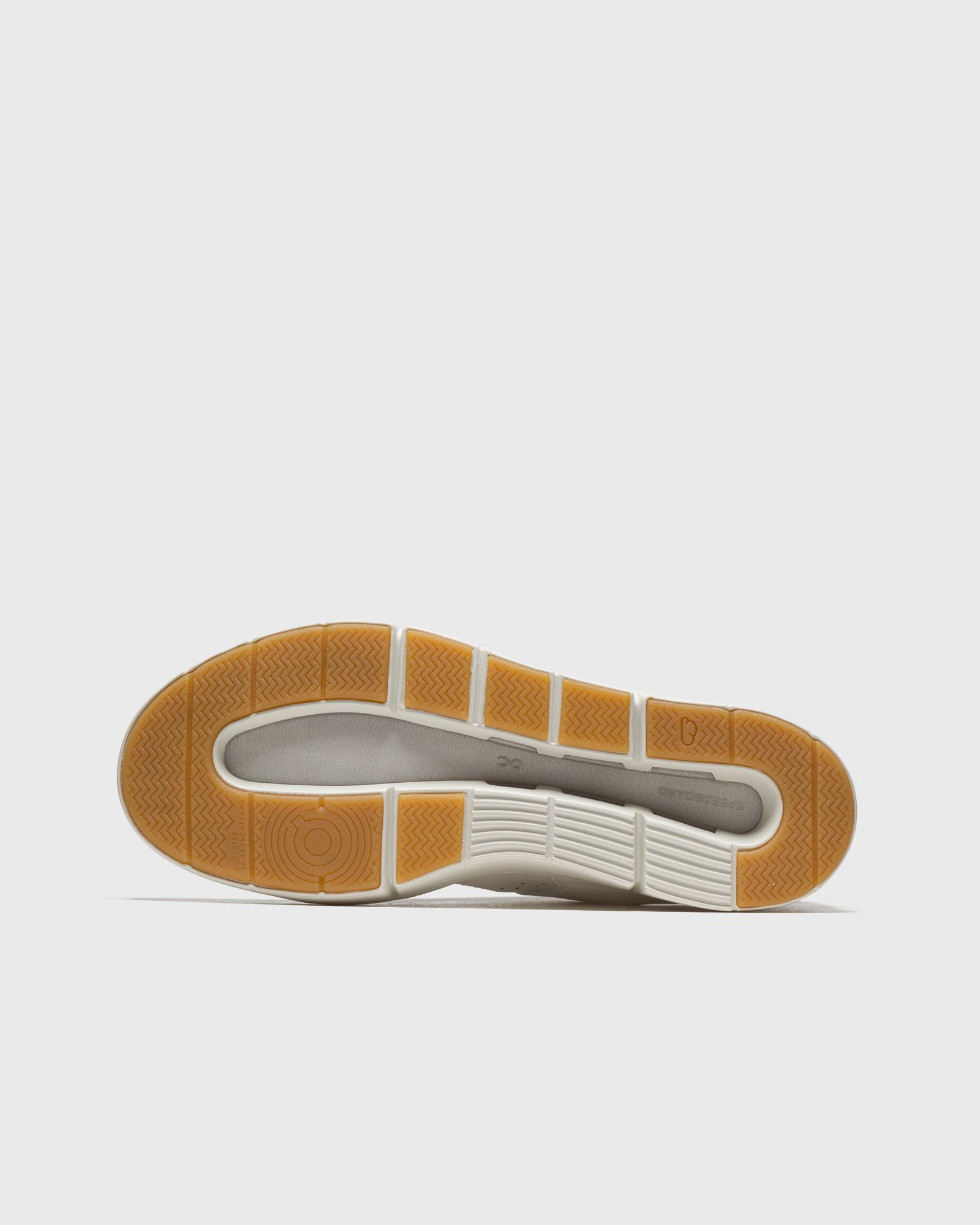 WMNS The Roger Clubhouse