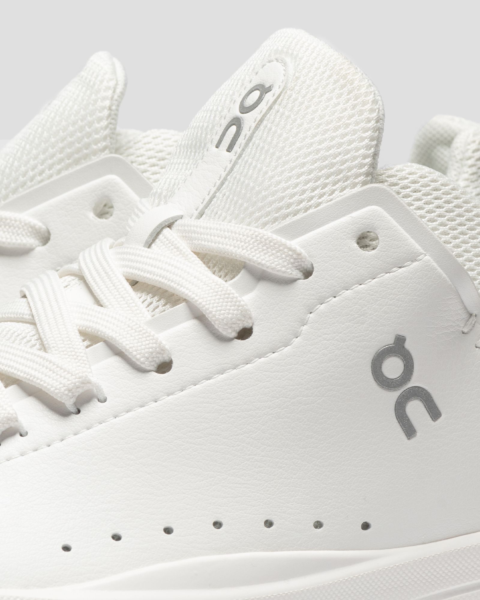 WMNS The Roger Advantage 