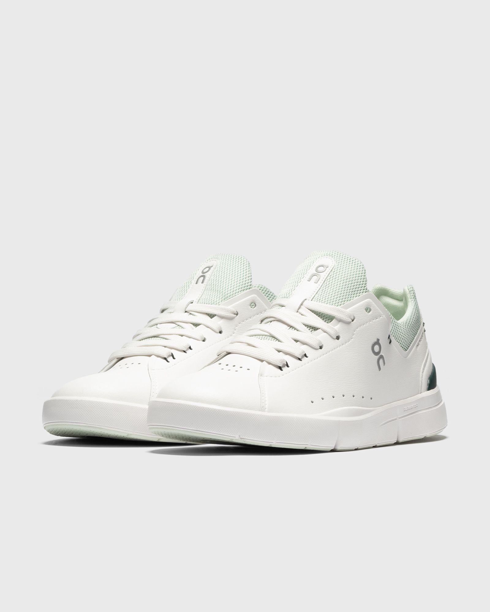 WMNS The Roger Advantage