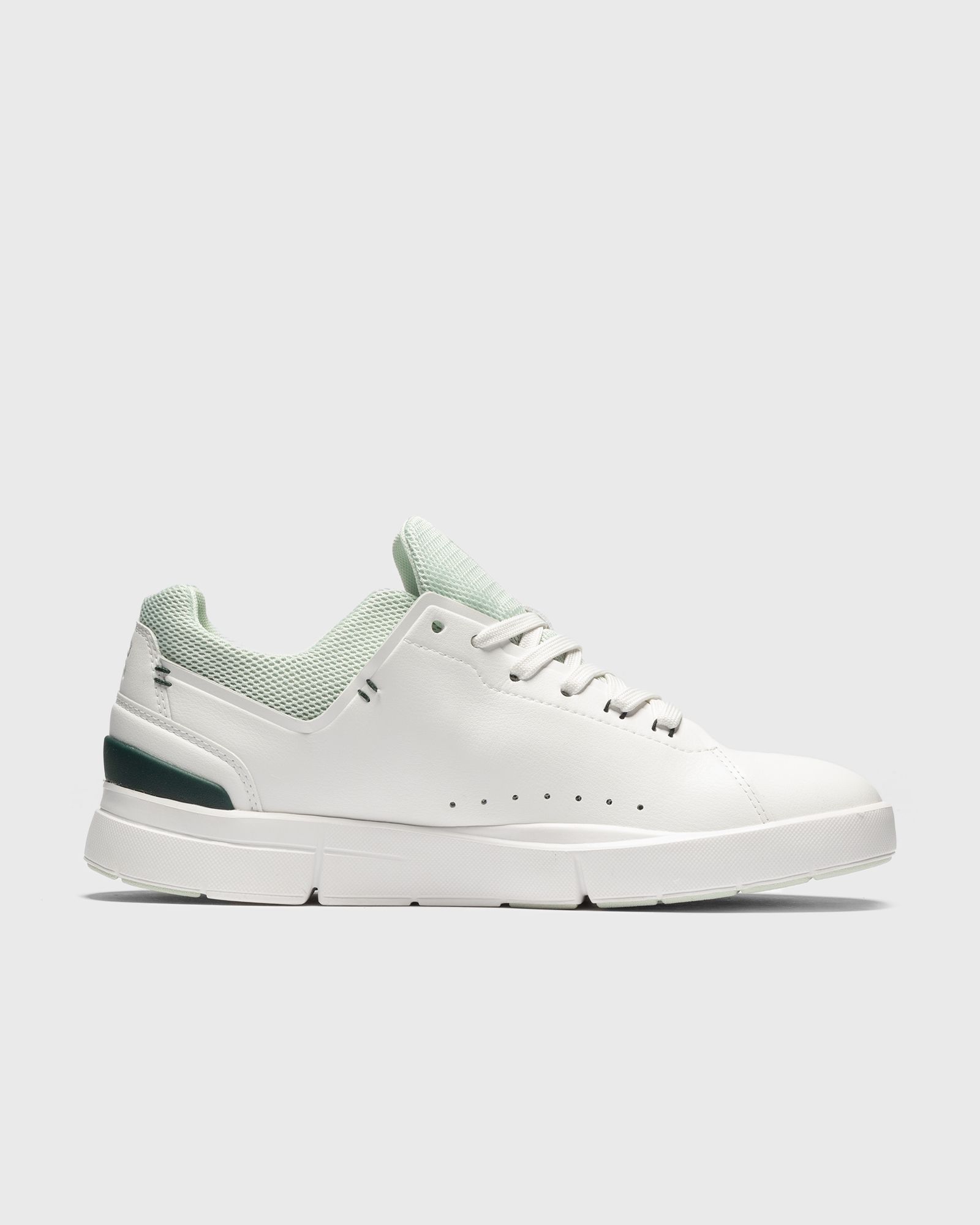 WMNS The Roger Advantage