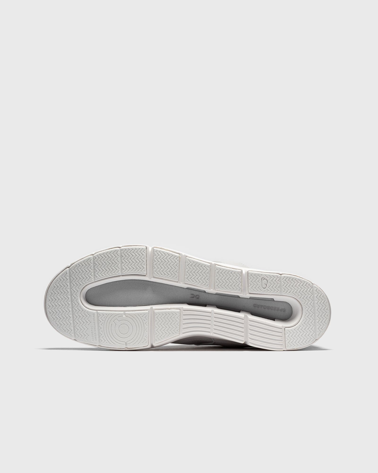 WMNS THE ROGER CLUBHOUSE