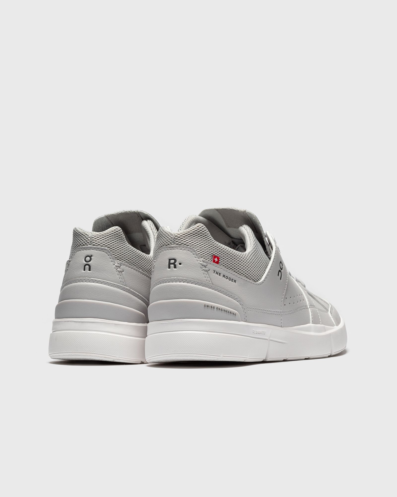 WMNS THE ROGER CLUBHOUSE