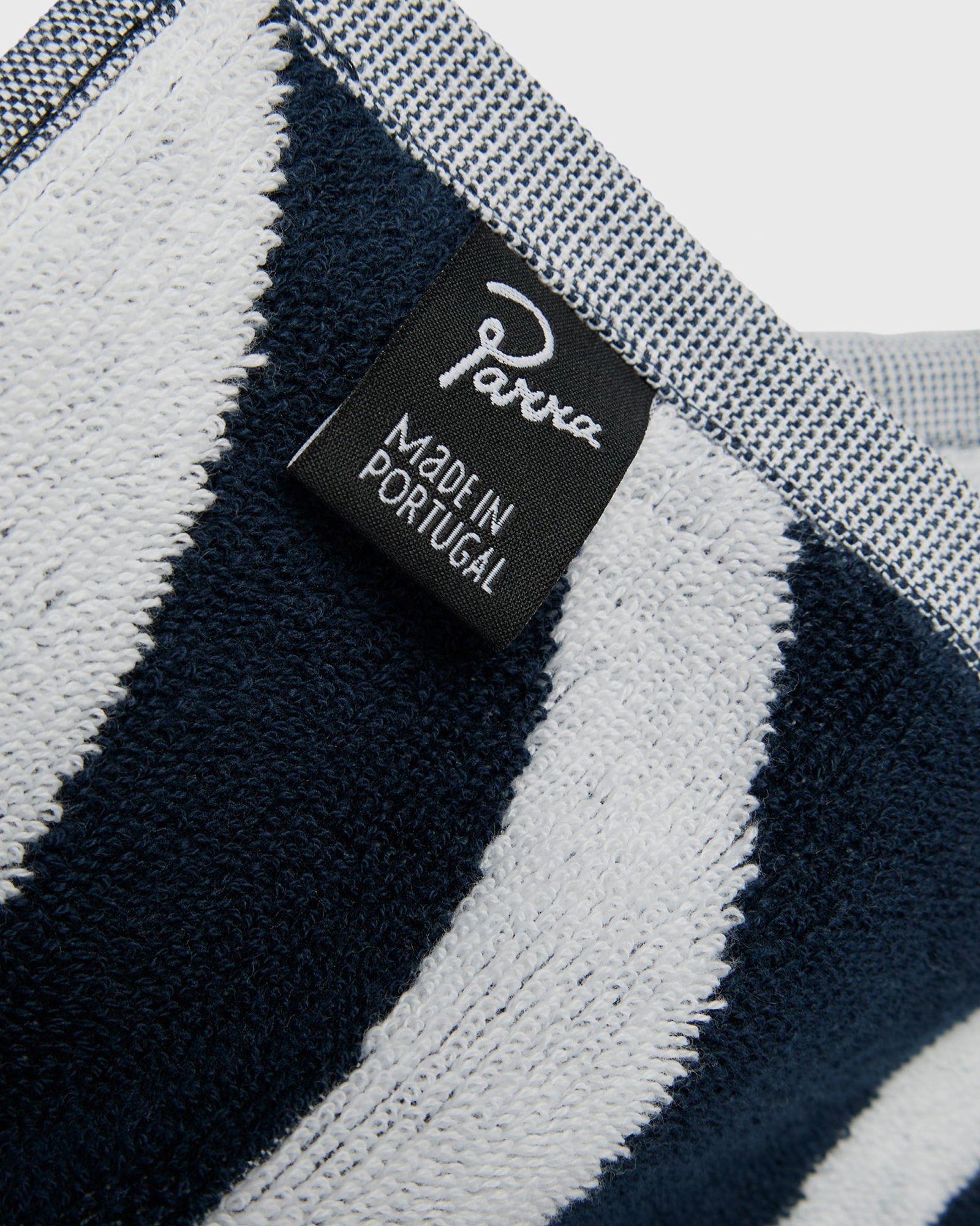 Waves Of The Navy Bath Towel Set Of 2