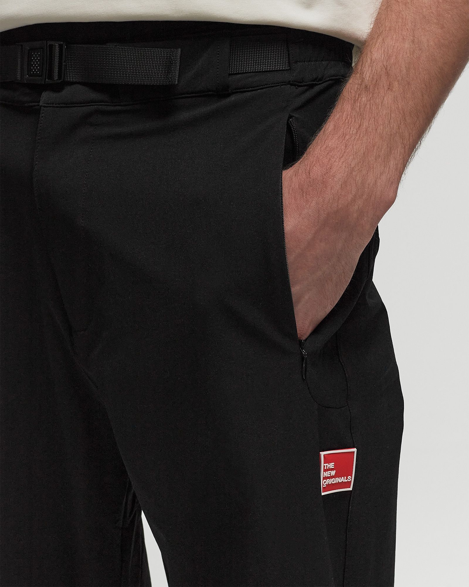 9-DOTS RELAXED TECH PANTS