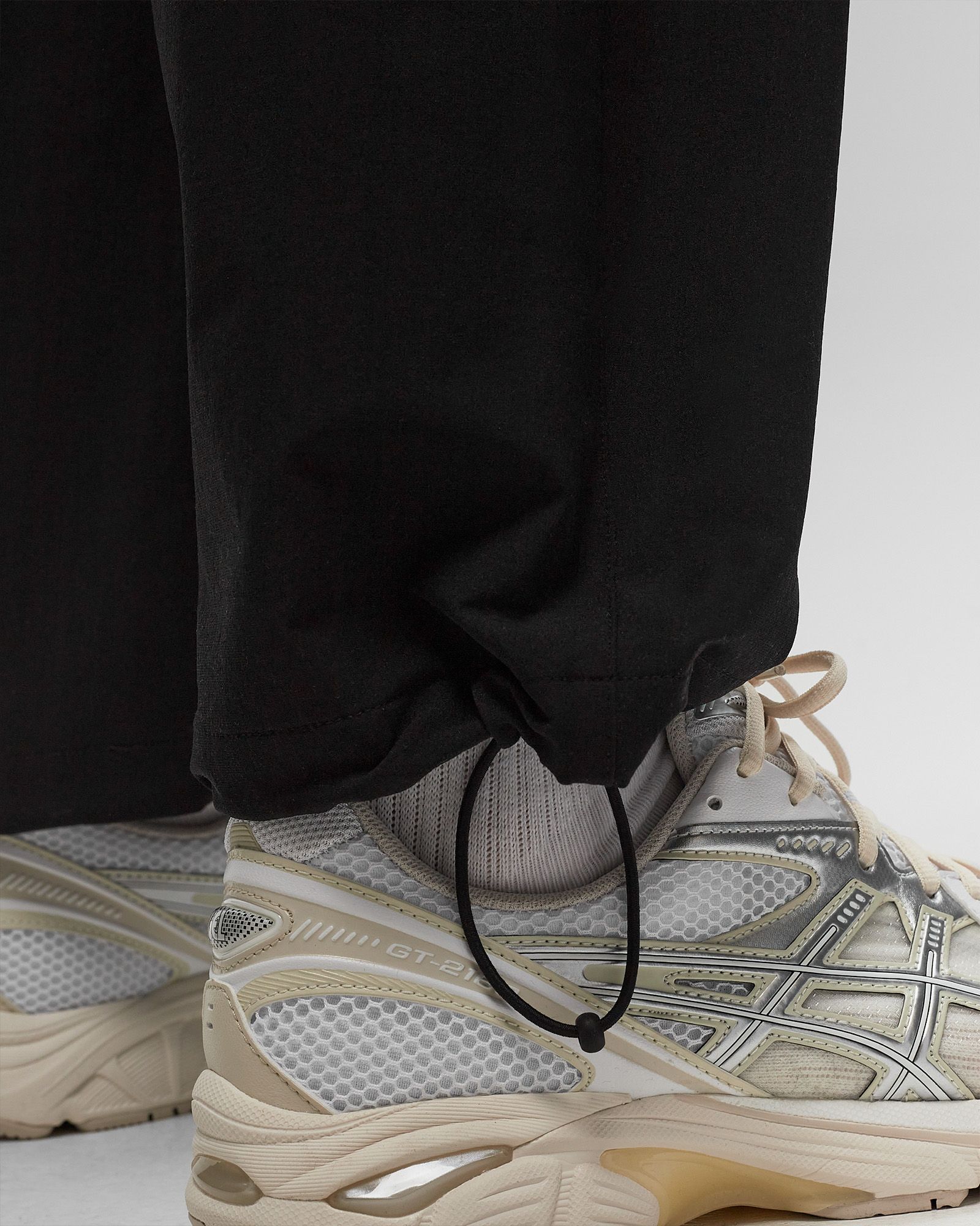 9-DOTS RELAXED TECH PANTS