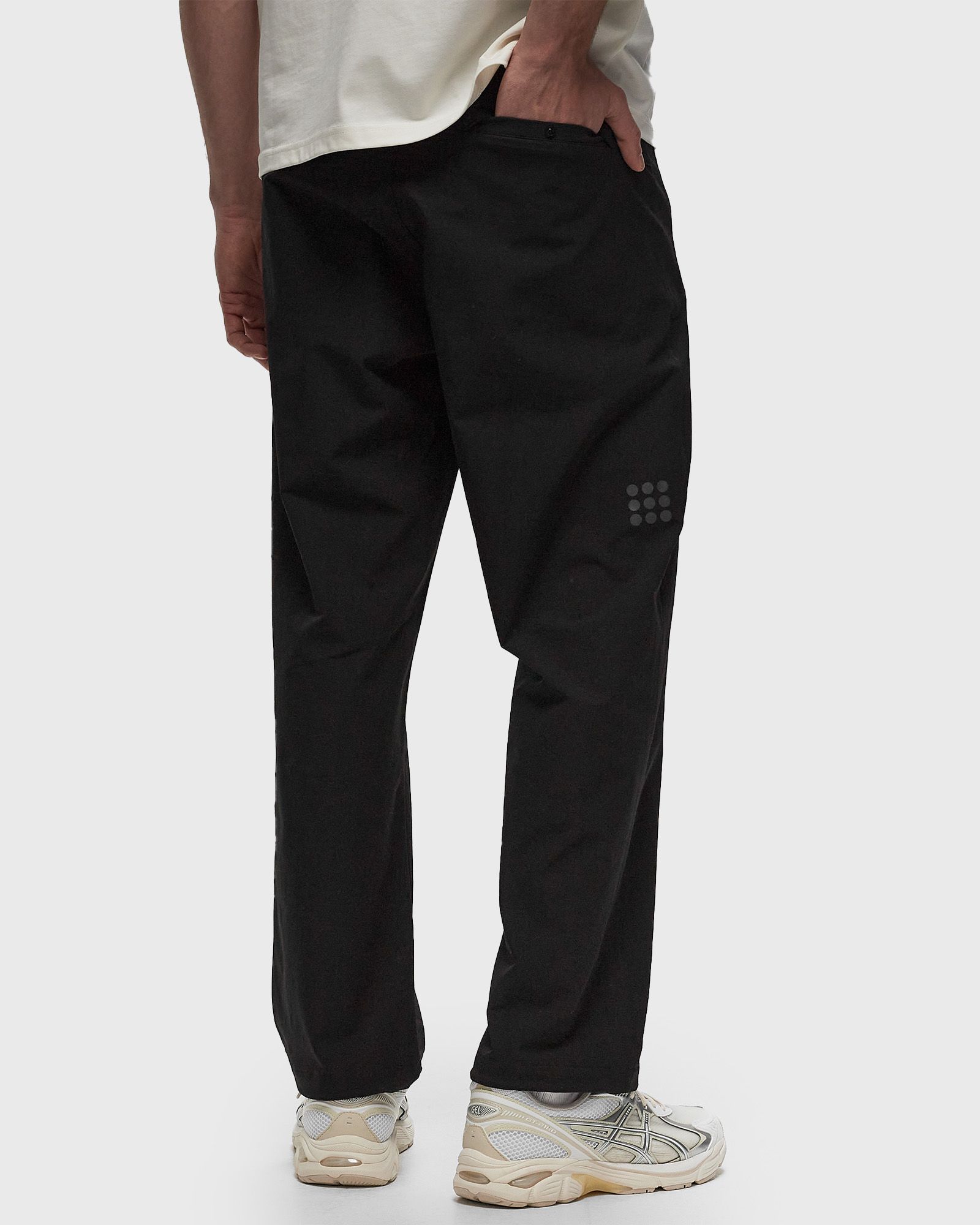 9-DOTS RELAXED TECH PANTS