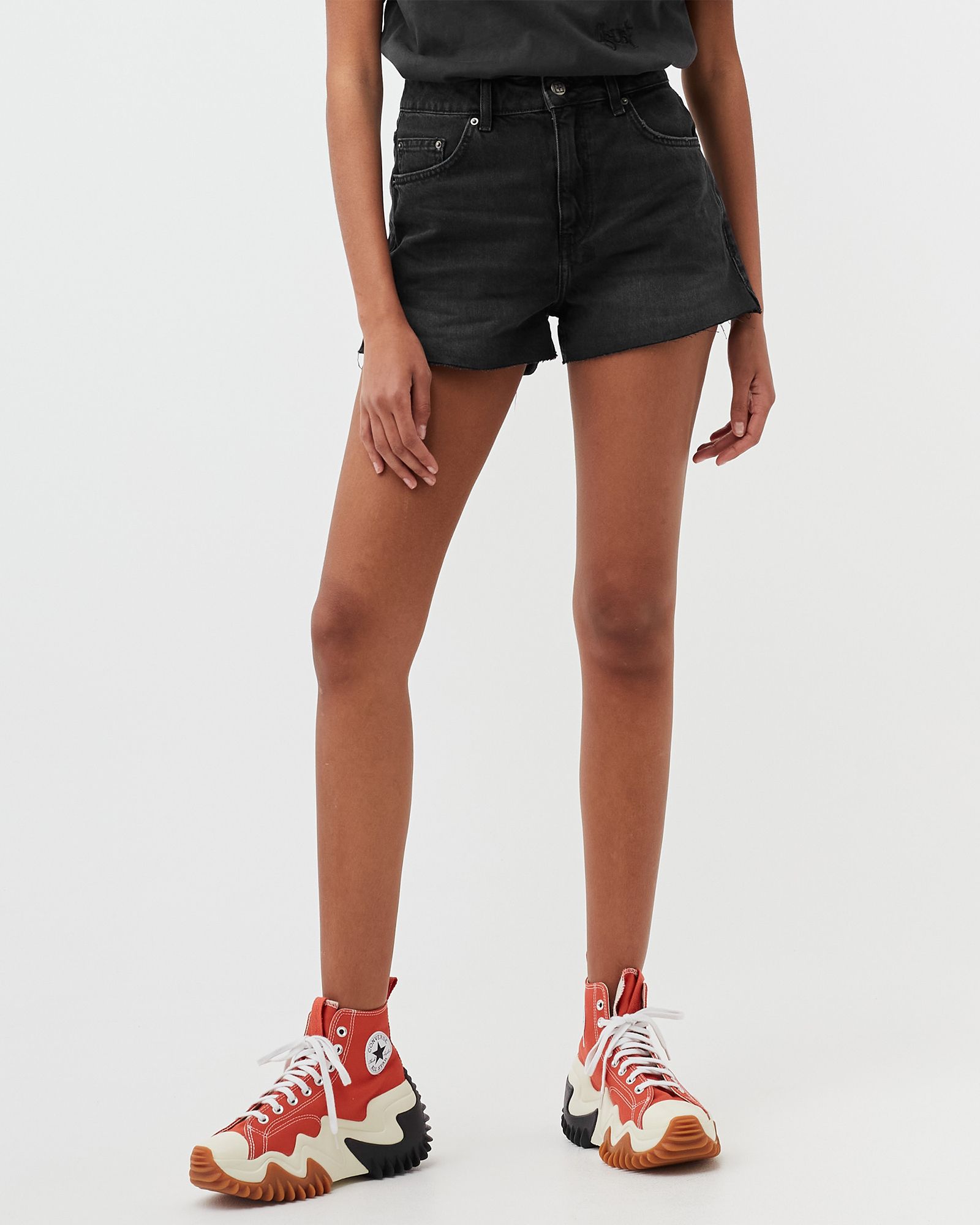 WMNS rise n hi shorts