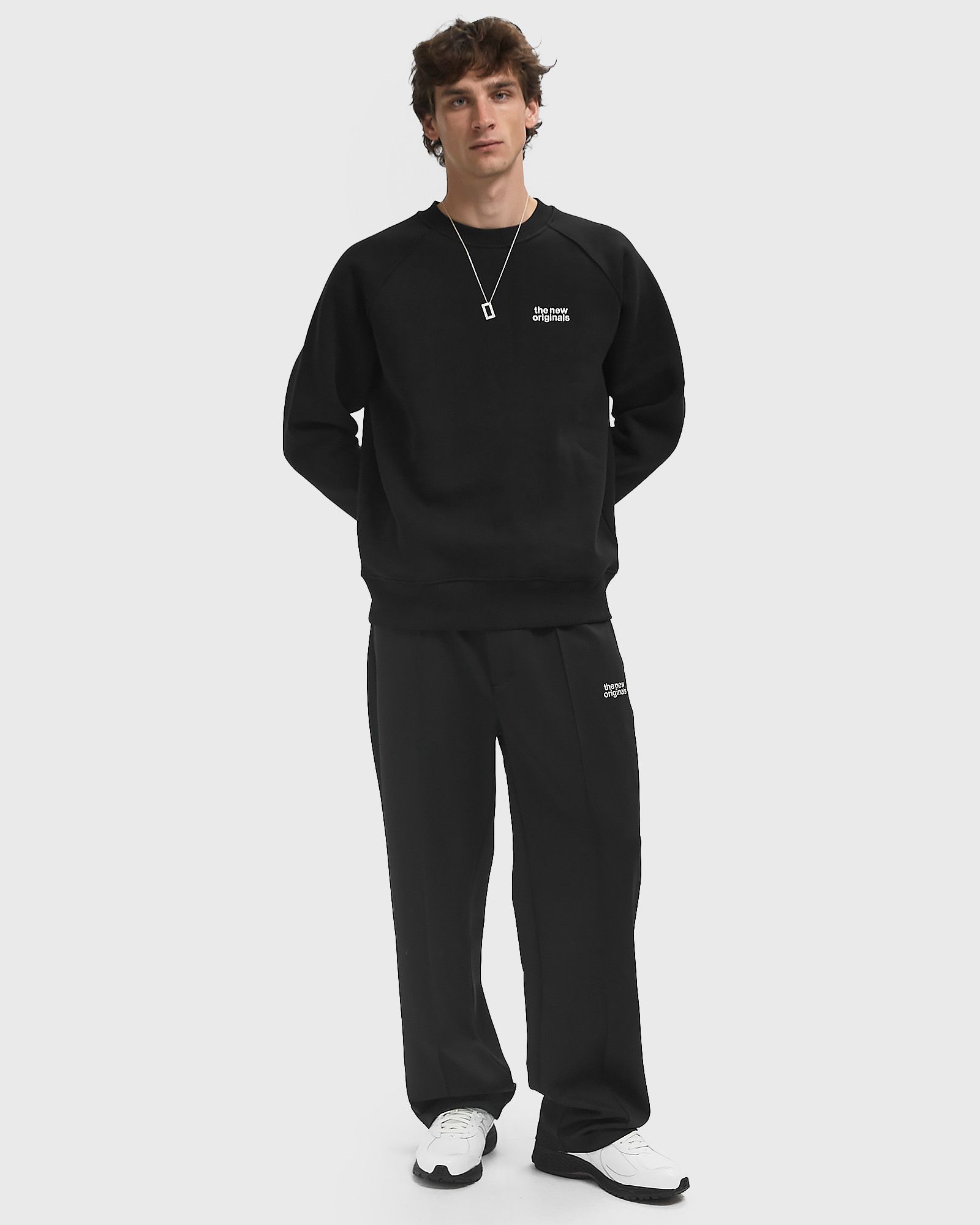 EMBLEM TRACKPANTS