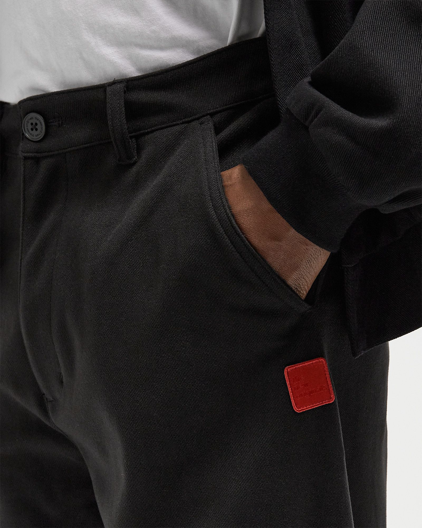 REGULAR SEAMLESS TROUSERS