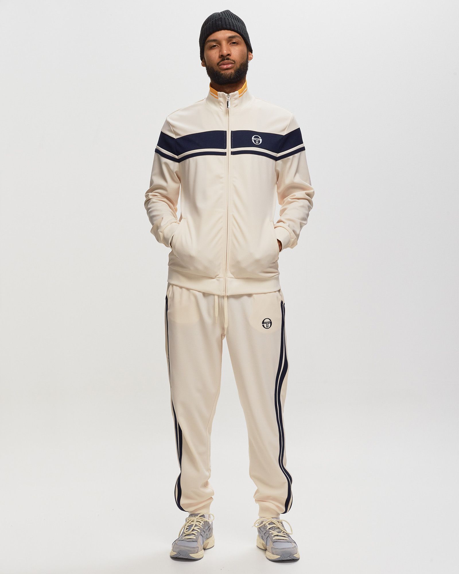 DAMARINDO TRACKSUIT
