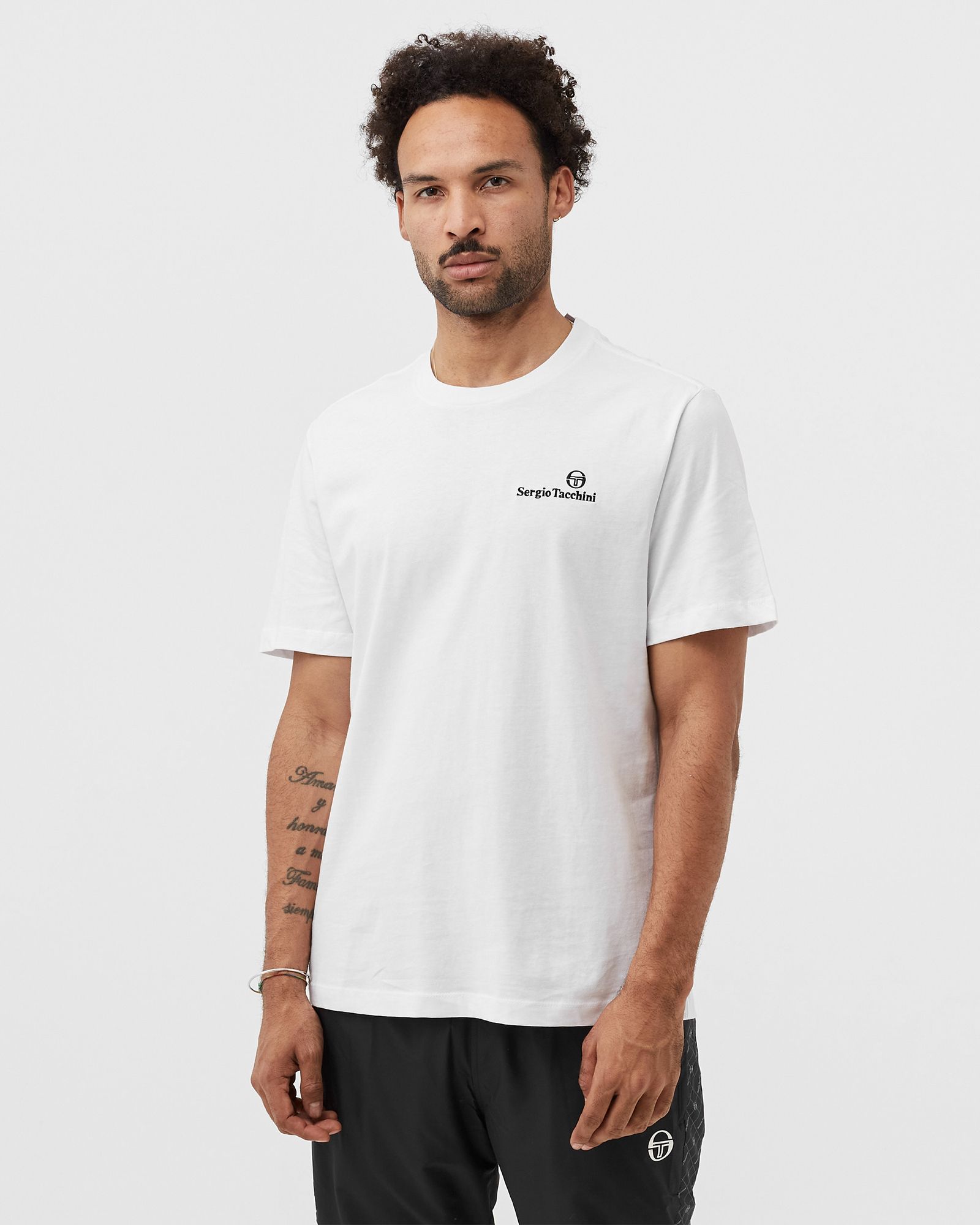 ESSENTIAL TEE