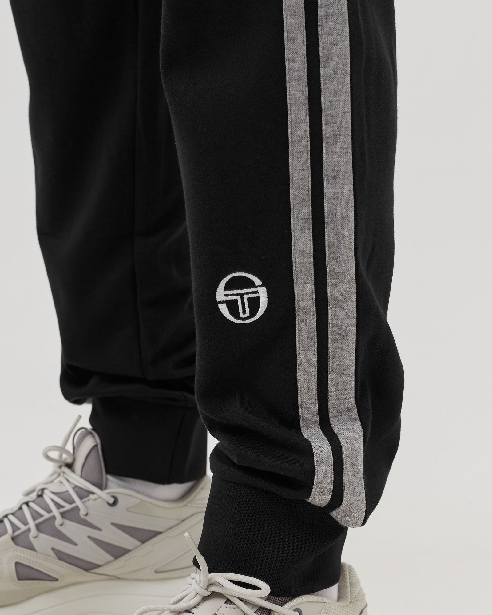 DAMARINDO TRACK PANT